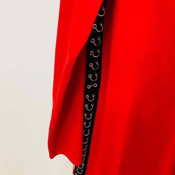 NWT Metrostyle Women's Knit Red Black Trim Asymmetric Tunic Top Size Medium - Picture 9 of 10